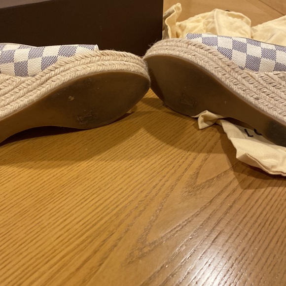 Authentic Louis Vuitton Sandals - Size 40 - Picture 6 of 9